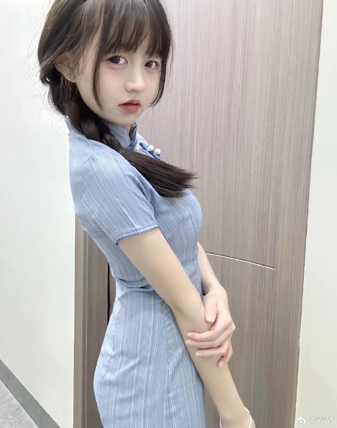 进击的巨人 封面